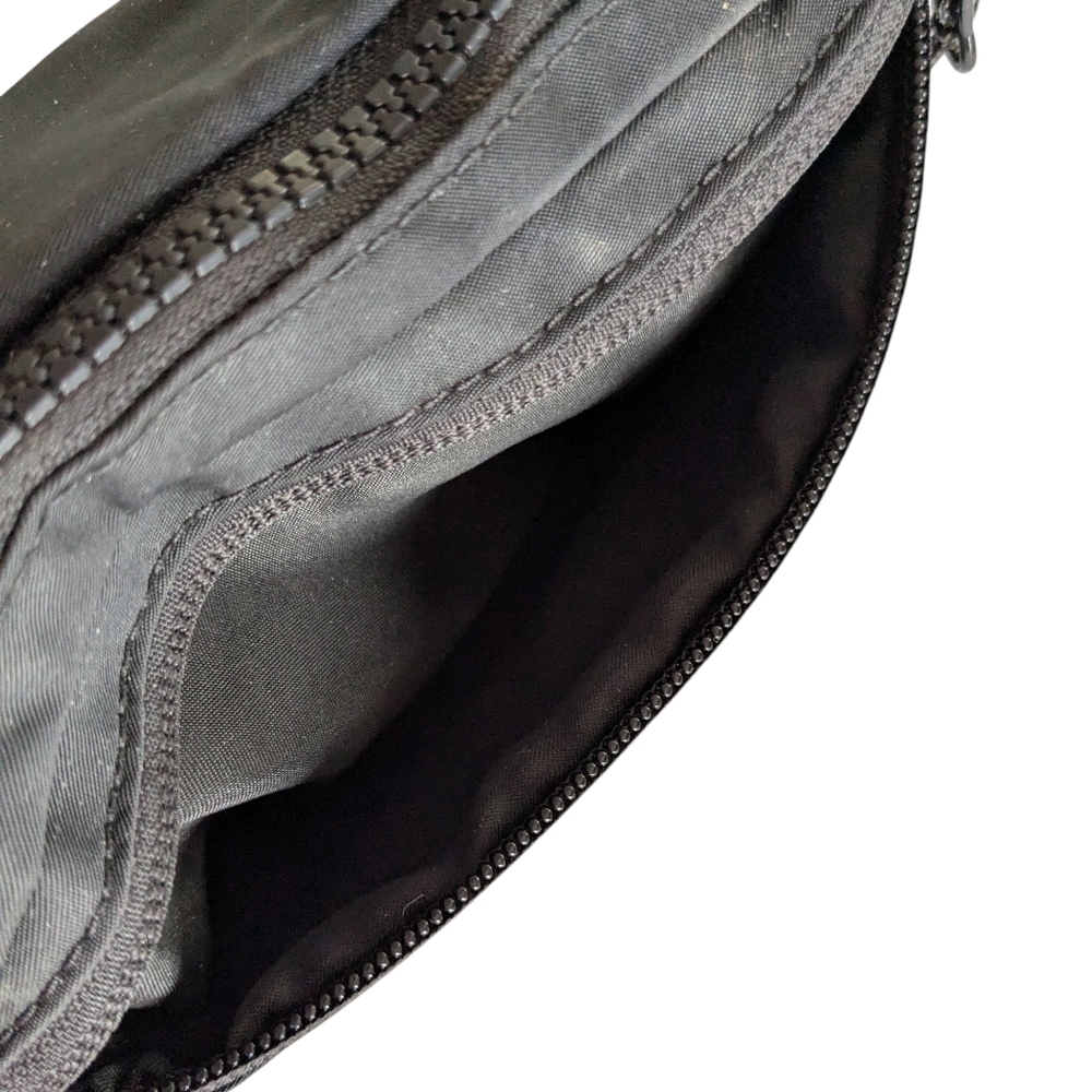 Lululemon Everywhere Belt Bag pre owned EUC - Picture 6 of 9